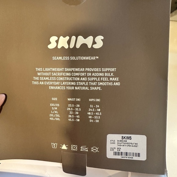*NEW* SKIMS SEAMLESS SCULPT MID THIGH BODYSUIT - Picture 4 of 4